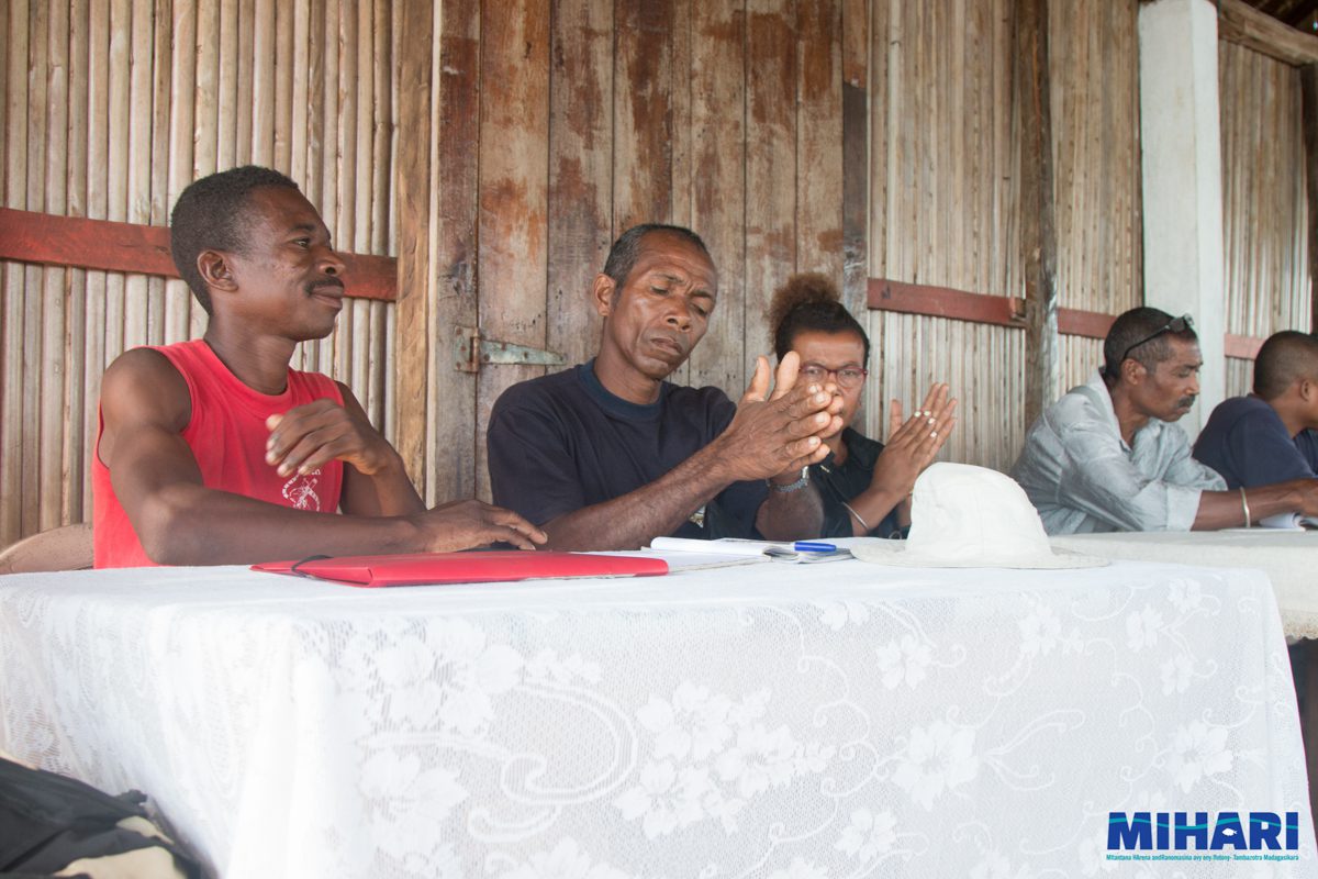 Bernardin sharing his surveillance experience during a community exchange | Photo: MIHARI
